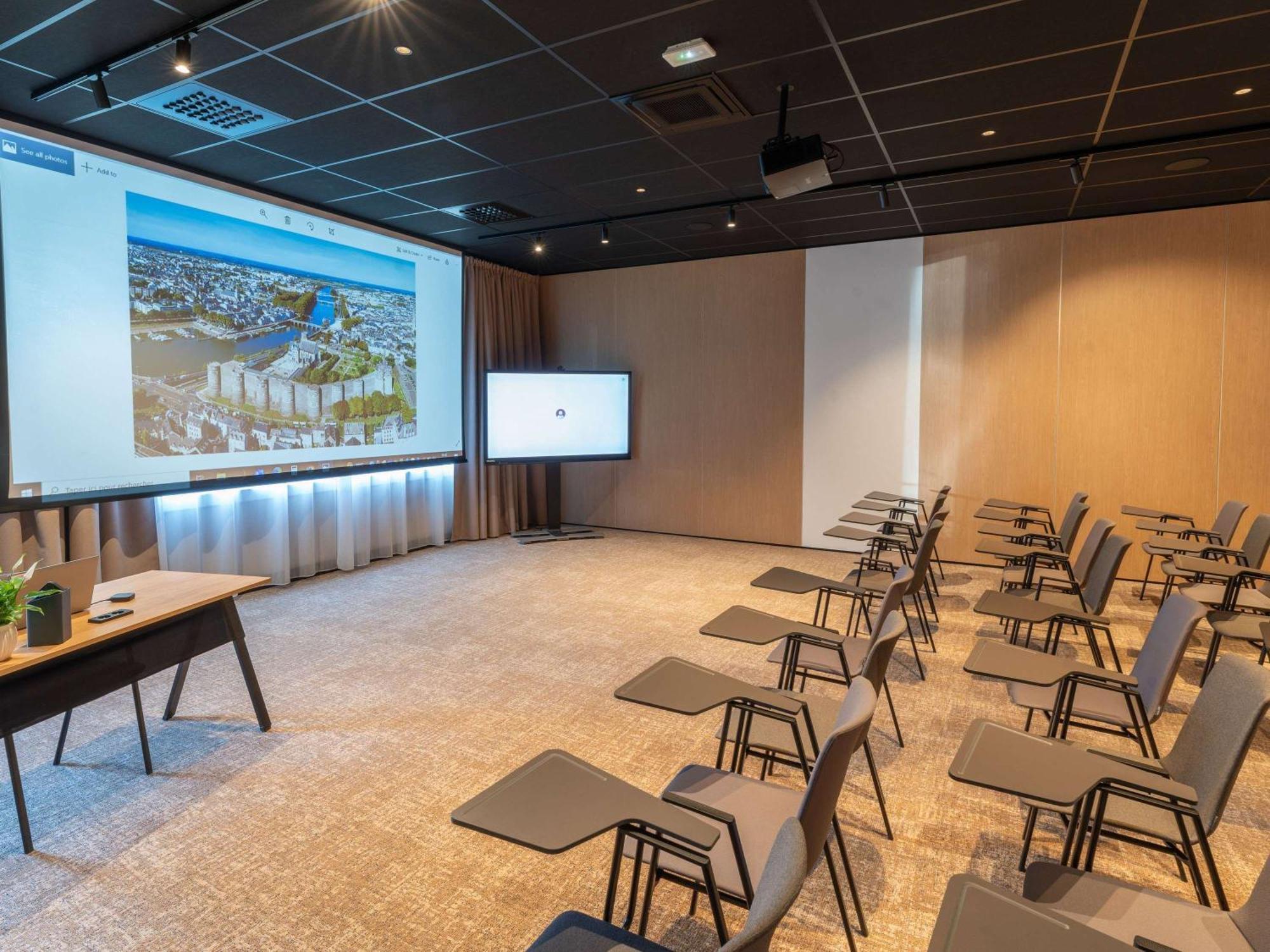 Mercure De Maine Hotel Angers