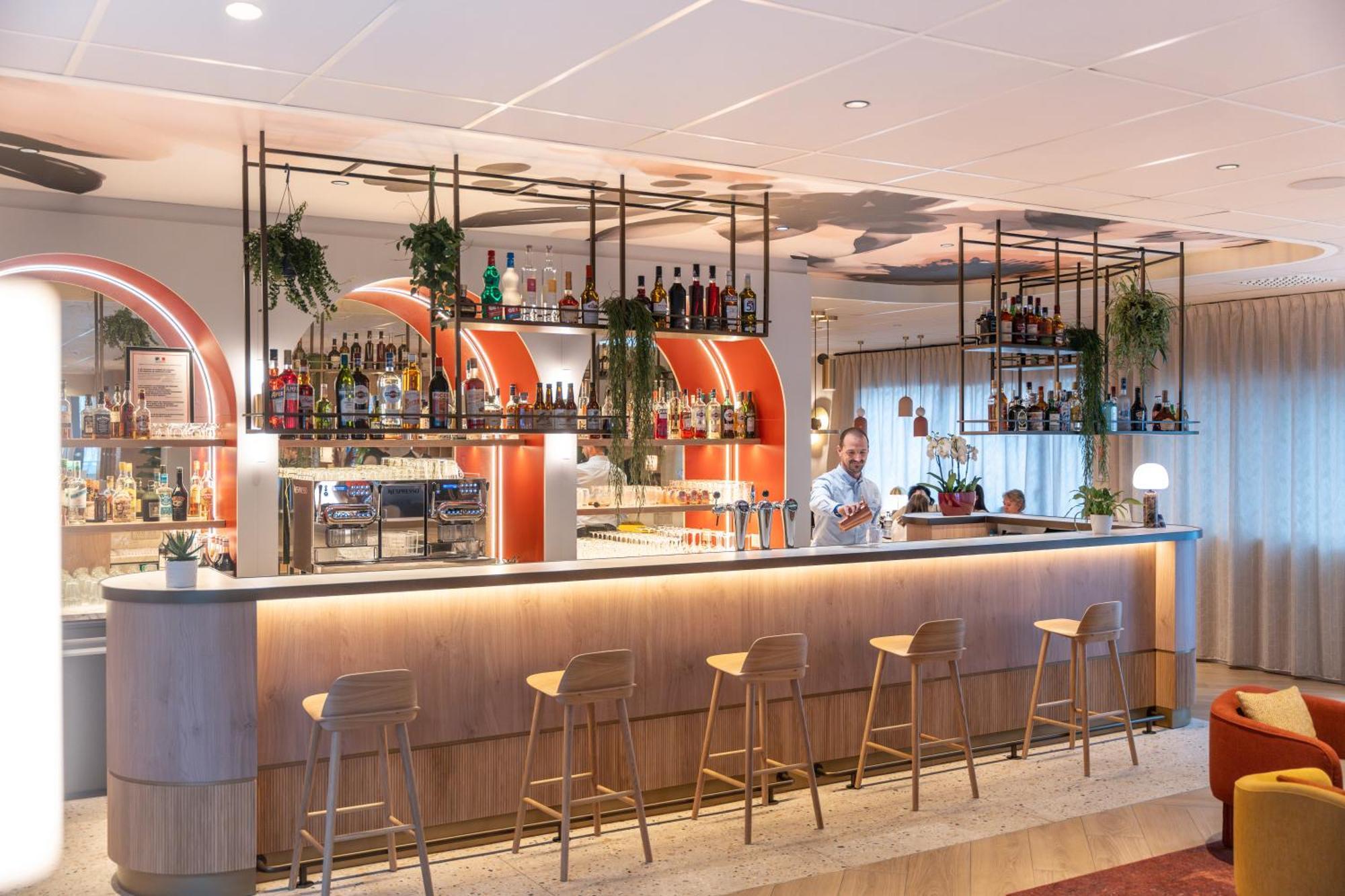 Mercure De Maine 4*